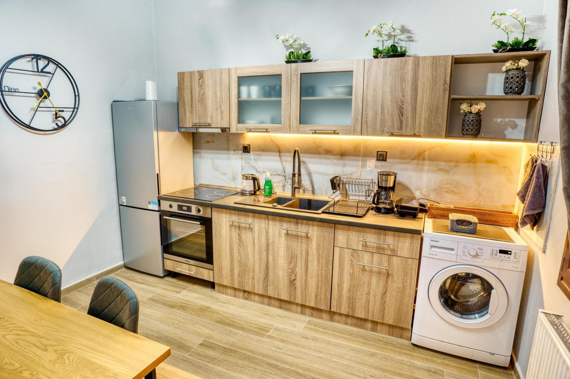Four Lakes Luxury Suites Amyntaio Buitenkant foto