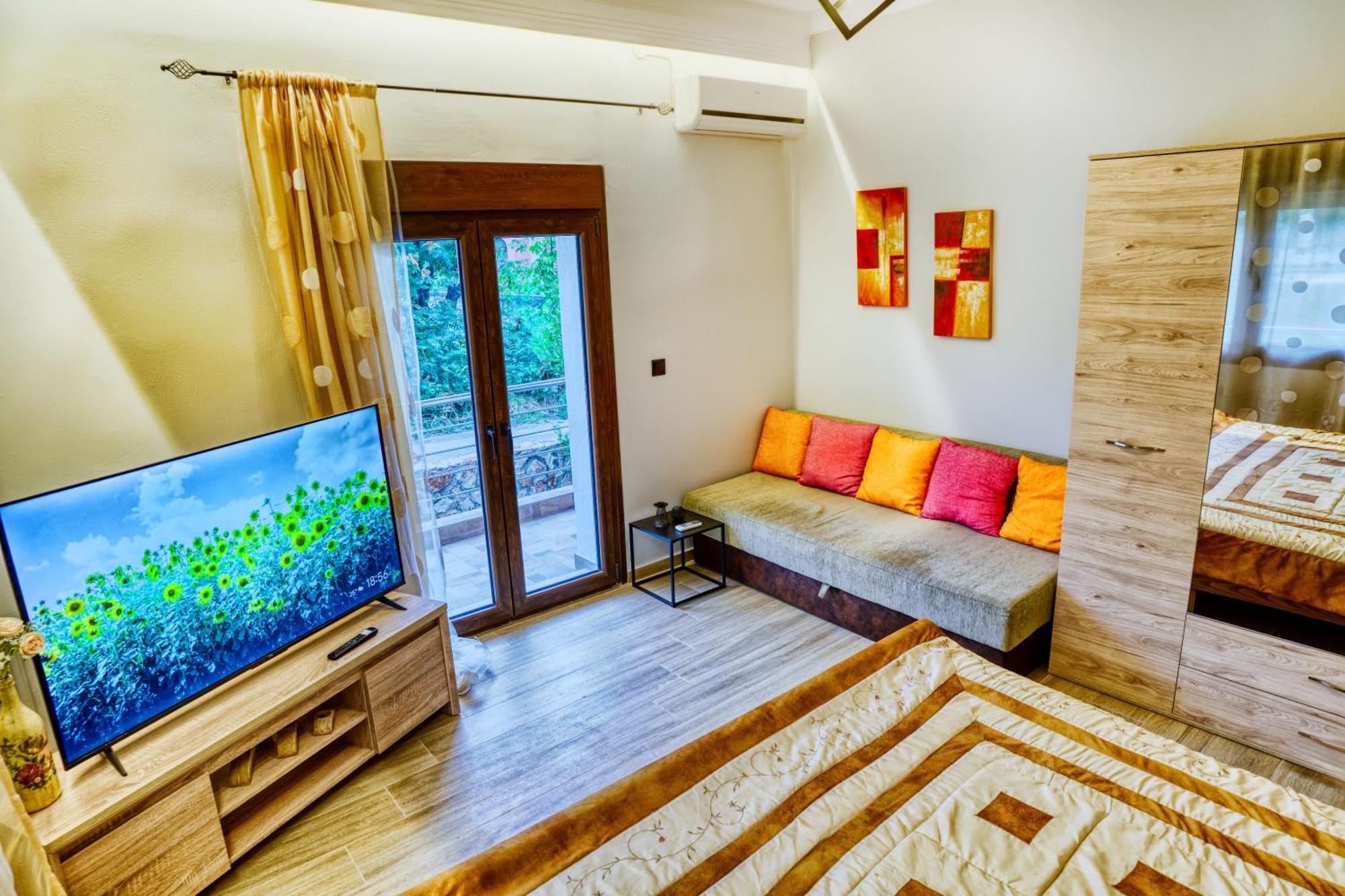 Four Lakes Luxury Suites Amyntaio Buitenkant foto