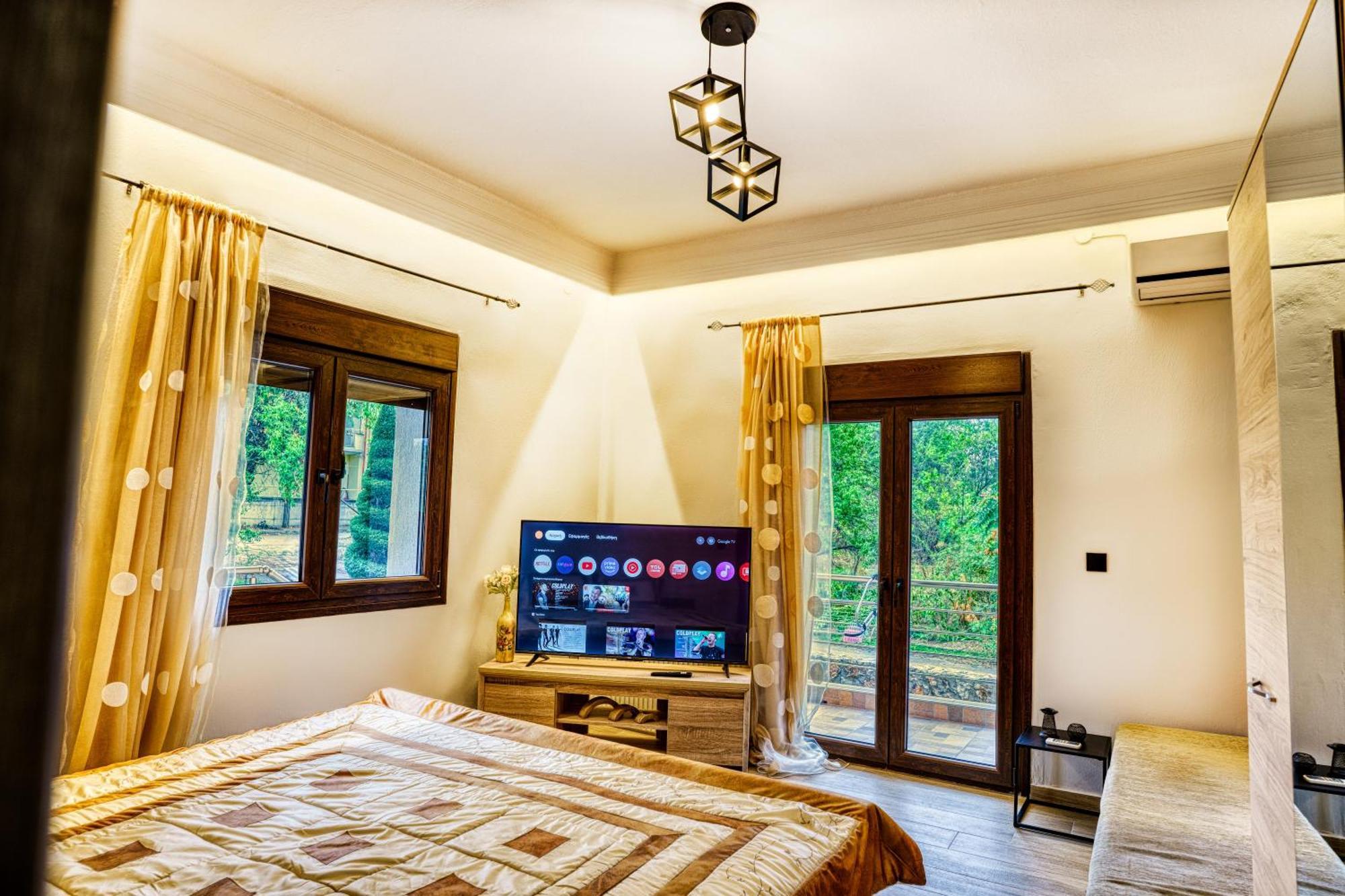 Four Lakes Luxury Suites Amyntaio Buitenkant foto